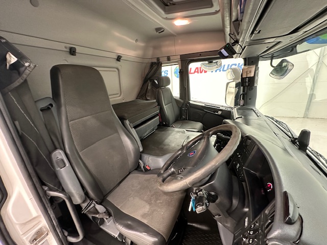 Scania P250 4×2 Sleeper Cab Fridge Box