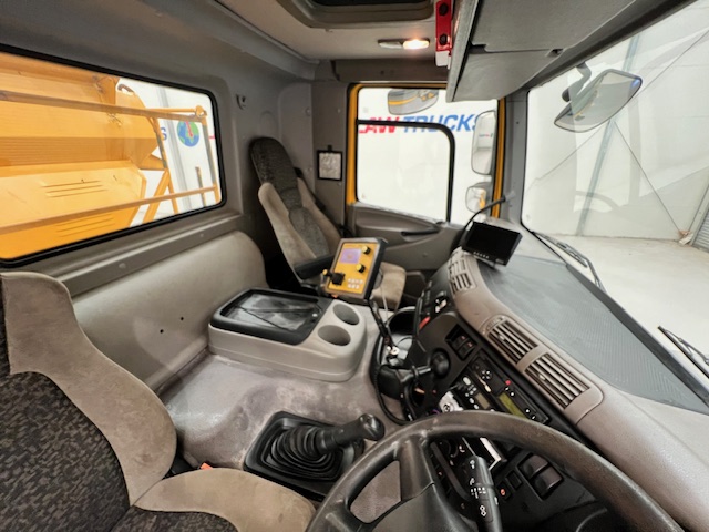 DAF CF75 310 6×4 Day Cab Gritter