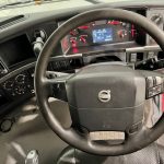 Volvo FM 450 6×2 Sleeper Cab Curtainsider - thumbnail