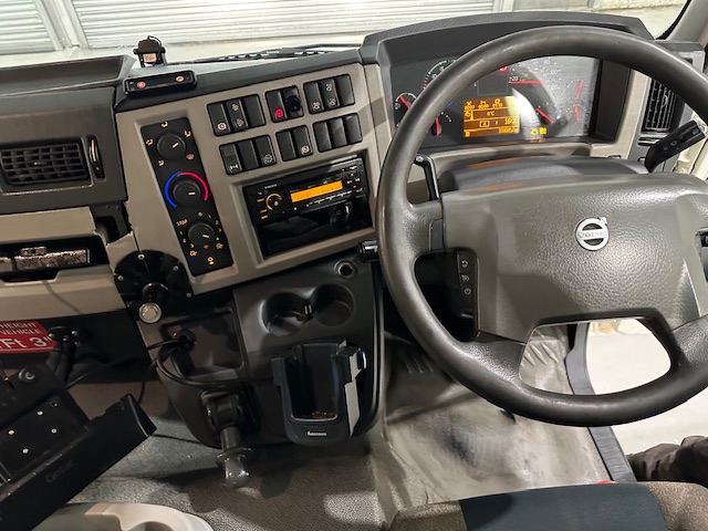 Volvo FL 240 4×2 Day Cab Box Van