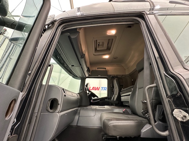 Scania P280 4×2 Sleeper Cab Box Van