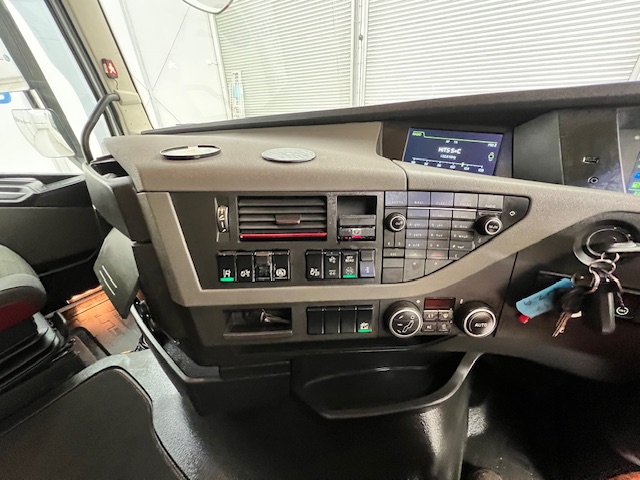 Volvo FH 500 6×2 Sleeper Cab Midlift Tractor Unit