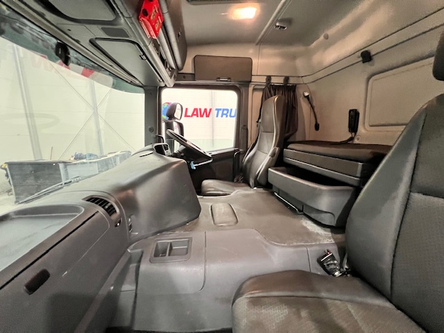 Scania P230 4×2 Sleeper Cab Curtainsider