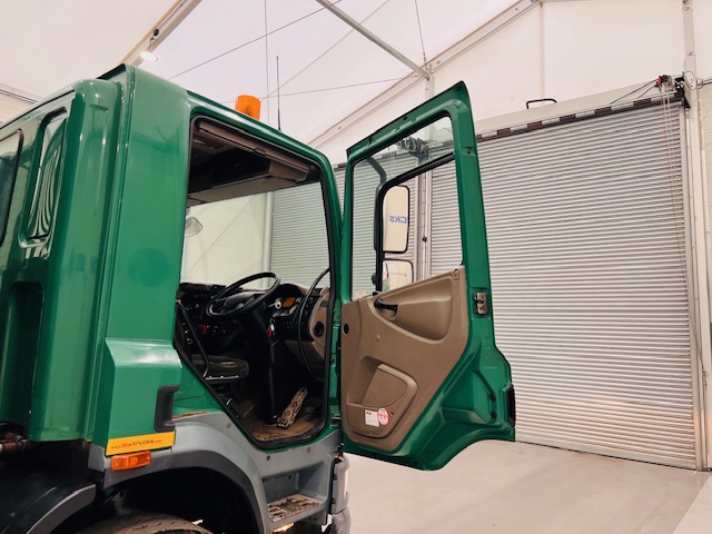 DAF CF75 310 Rear Lift Day Cab Dropside Brick Grab