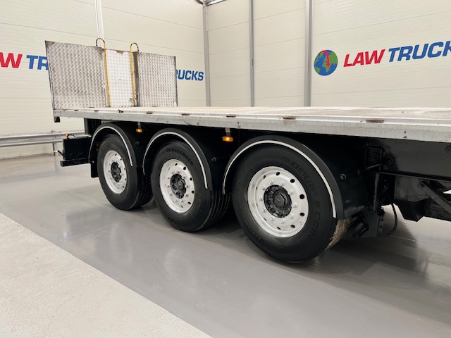 Volvo FM 450 Dropside Brick Grab Drawbar