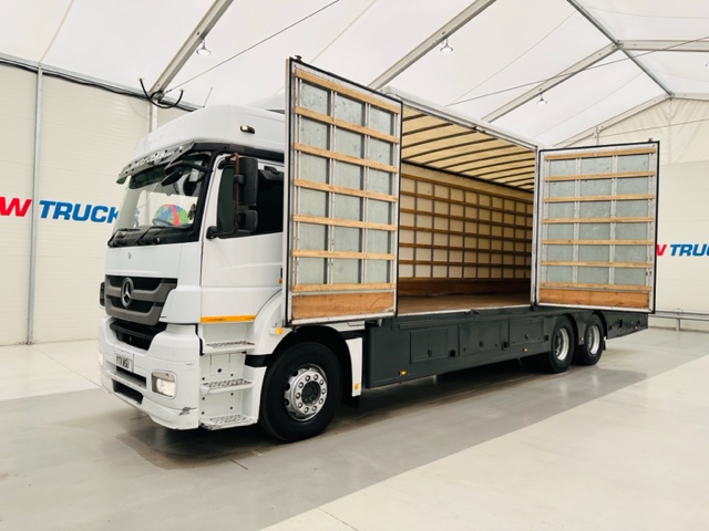 Mercedes 2543 6×2 10 Tyre Rear Lift Sleeper Cab Box Van