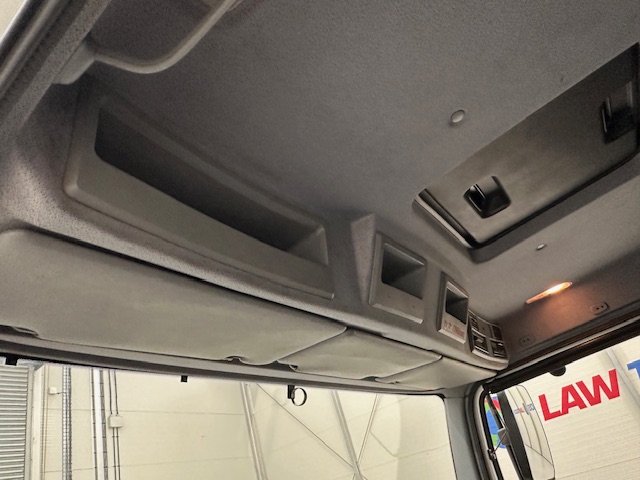 Mercedes Axor 1824 Day Cab Curtainsider Manual