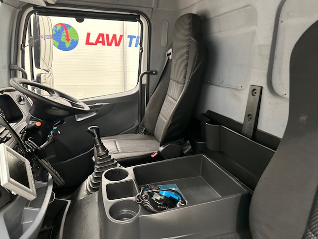 Mercedes Axor 1824 Day Cab Box Van