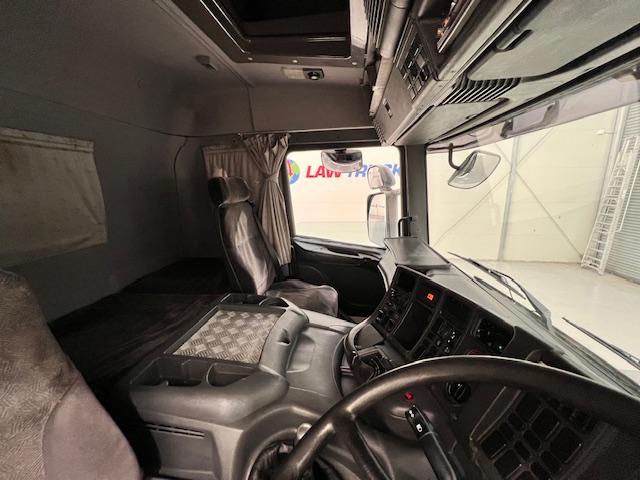 Scania P94 220 4×2 Sleeper Cab Box Van Manual