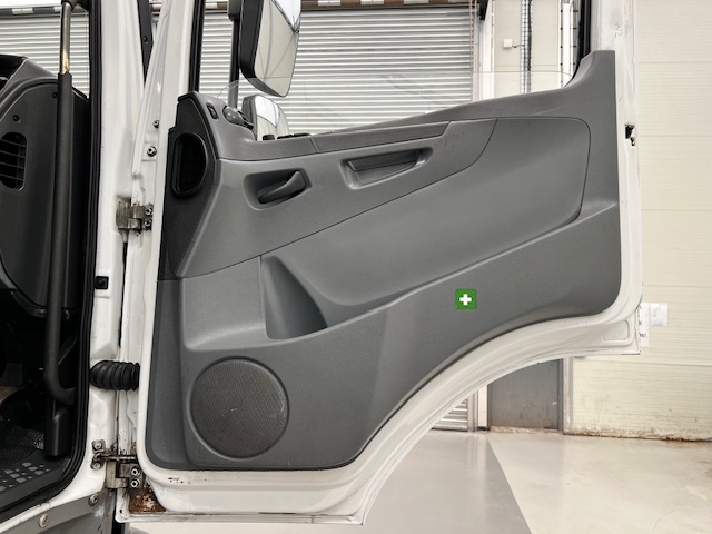 Mercedes Axor 1824 Day Cab Fridge Box