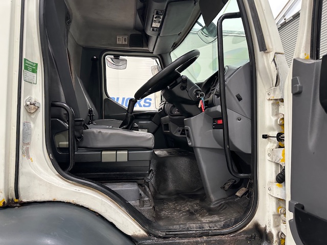 DAF LF55 220 4×2 Steel Tipper Grab Manual