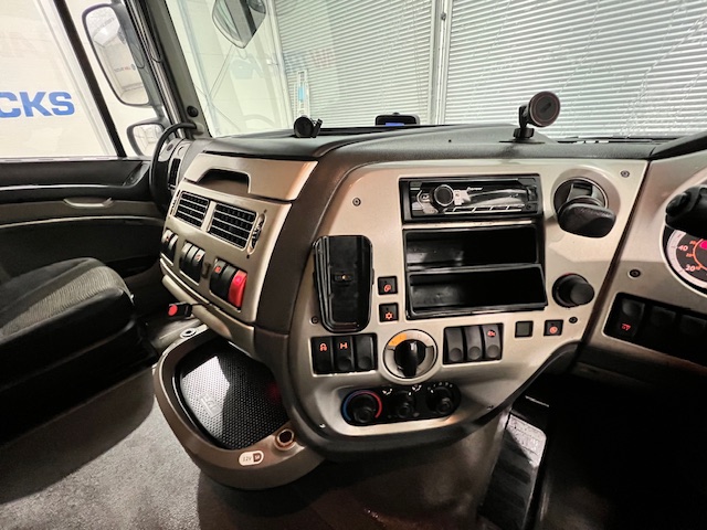 DAF XF105 460 6×2 Super Space Cab Tractor Unit