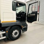 MAN TGM 18.250 Sleeper Cab Curtainsider - thumbnail