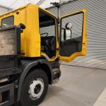 Scania 114 340 6×2 Rear Lift Day Cab Beavertail - thumbnail