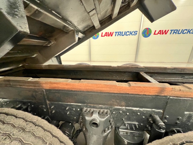 Scania P270 10 Tyre Day Cab Bulk Tipper with Crane