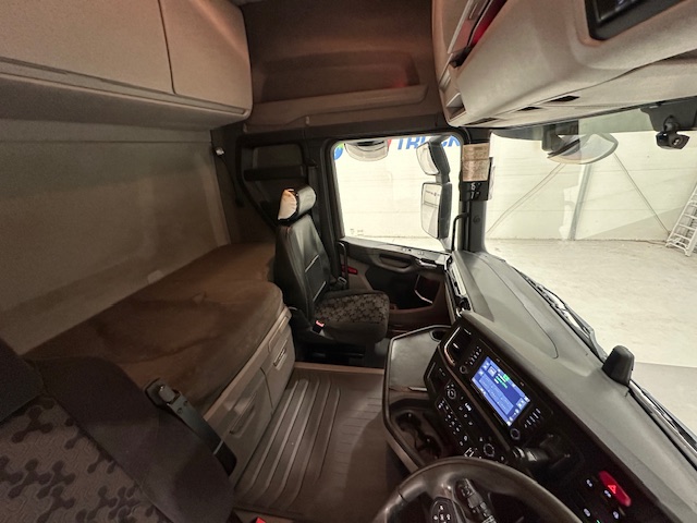 Scania R450 6×2 Midlift Highline Tractor Unit