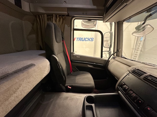 DAF CF85 460 6×2 Midlift Tractor Unit
