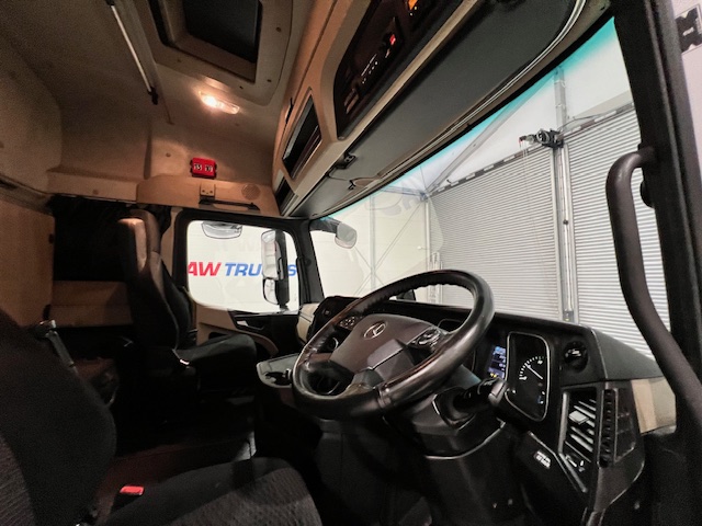 Mercedes Actros 2545 6×2 Midlift Tractor Unit