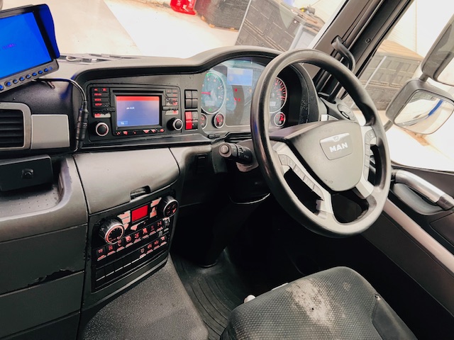 MAN TGS 26.340 6×2 Rear Steer Curtainsider