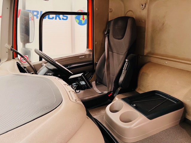 DAF CF75 310 6×2 Rear Lift Day Cab Curtainsider