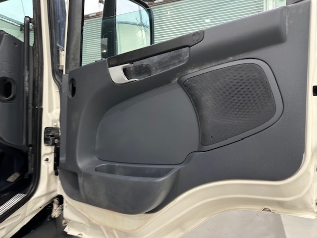 Scania P400 8×4 Rest Cab Steel Tipper