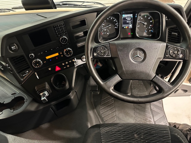 Mercedes Actros 1830 Sleeper Cab Box Van