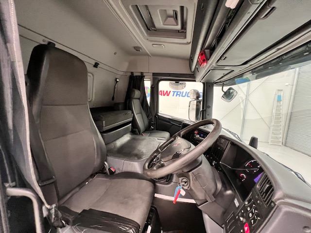 Scania P320 6×2 10 Tyre Sleeper Cab Dropside