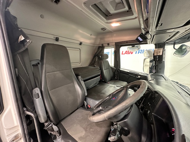Scania P250 4×2 Sleeper Cab Fridge Box