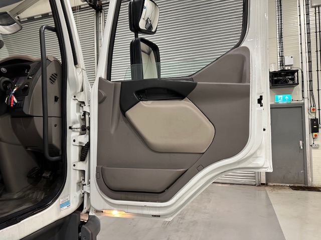 DAF LF 220 Day Cab Fridge Box