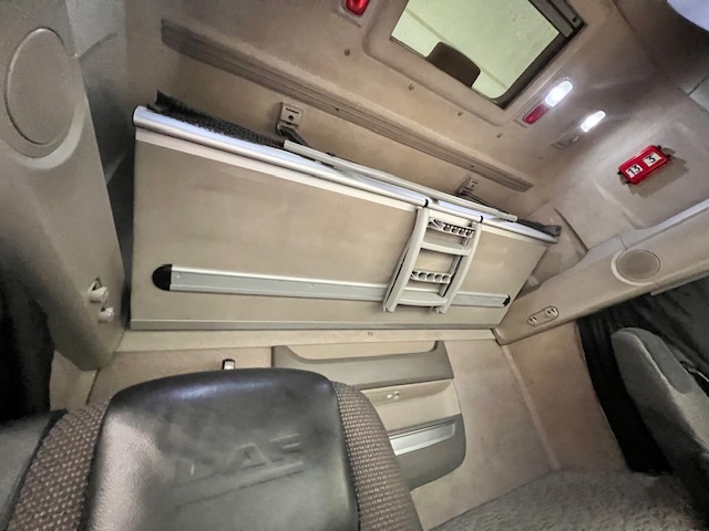 DAF XF 460 4×2 Super Space Cab Tractor Unit