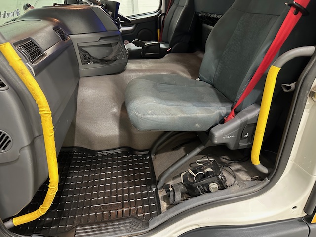 Volvo FM 450 Dropside Brick Grab Drawbar