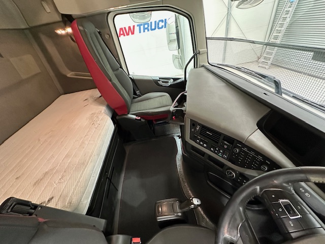 Volvo FH 500 Euro 5 6×2 Tractor Unit Safari Edition
