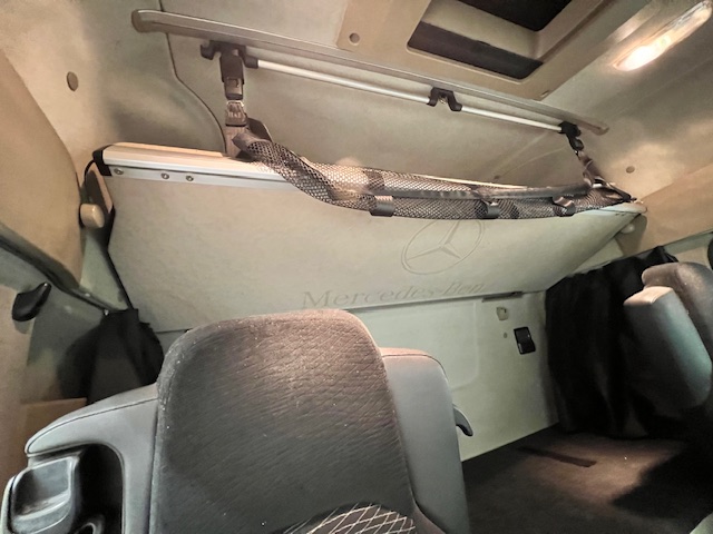 Mercedes Actros 1824 4×2 Sleeper Cab Fridge Box