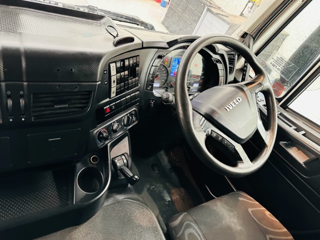 Iveco Stralis 310 AT 6×2 Box Van
