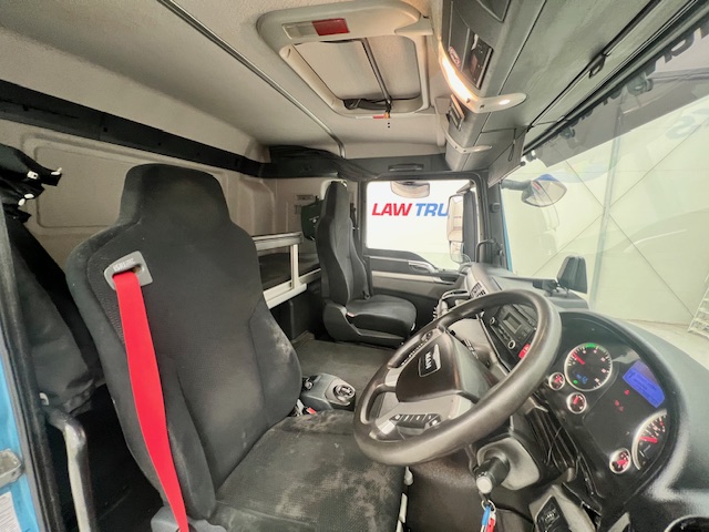MAN TGS 26.320 6×2 Sleeper Cab Insulated Box Van