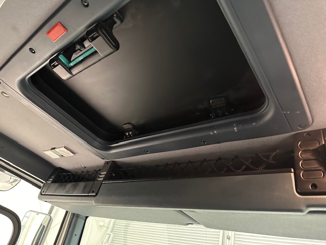 DAF CF65 220 Sleeper Cab Curtainsider Manual