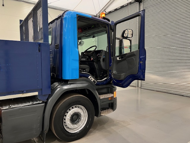 Scania P280 6×2 Rear Lift Dropside Brick Grab