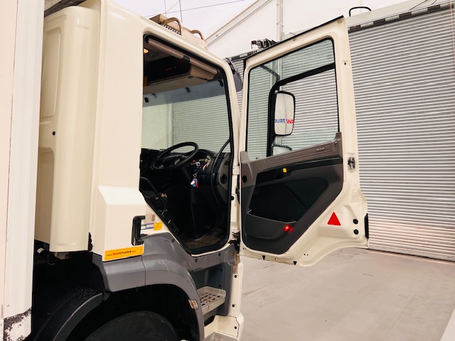 DAF CF 250 4×2 Day Cab Fridge Box