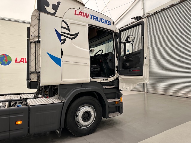 Scania R450 6×2 Midlift Highline Tractor Unit