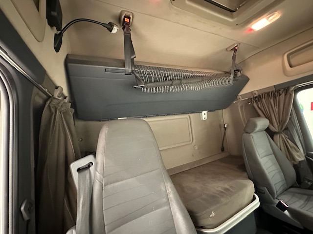 Scania R450 6×2 Midlift Highline Tractor Unit