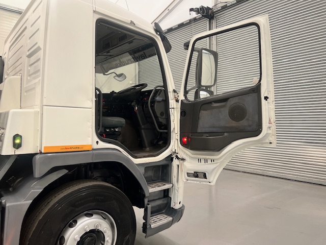 Volvo FM9 300 19000 Litre Fuel Tanker