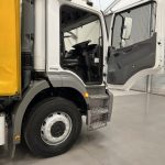 Mercedes Axor 1824 Day Cab Curtainsider Manual - thumbnail