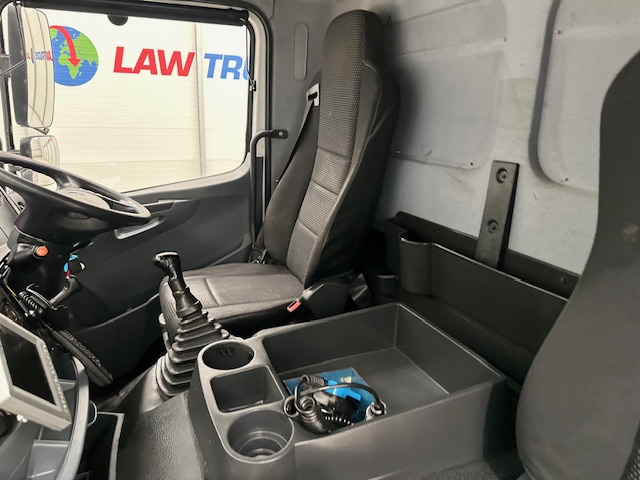Mercedes Axor 1824 Day Cab Box Van