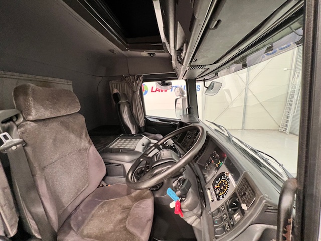 Scania P94 220 4×2 Sleeper Cab Box Van Manual