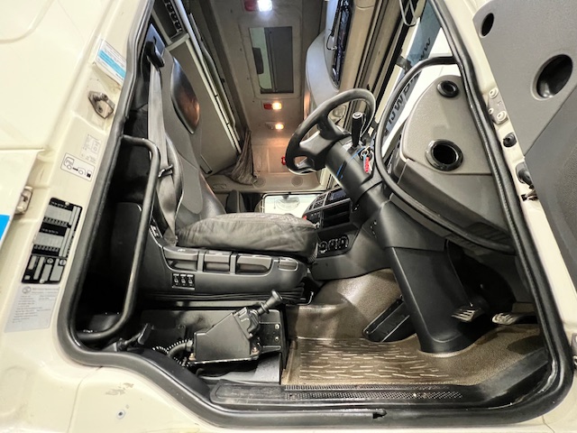 DAF XF 510 6×2 Midlift Tractor Unit Manual