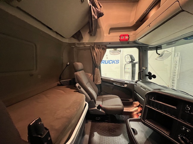 Scania R450 6×2 Midlift Topline Tractor Unit