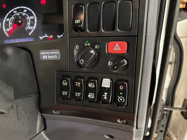 Scania P310 6×2 10 Tyre Rear Lift Tilt and Slide Recovery
