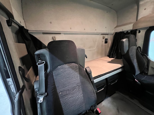 Mercedes Actros 2545 6×2 Midlift Tractor Unit