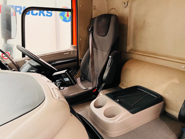 DAF CF75 310 6×2 Rear Lift Day Cab Curtainsider