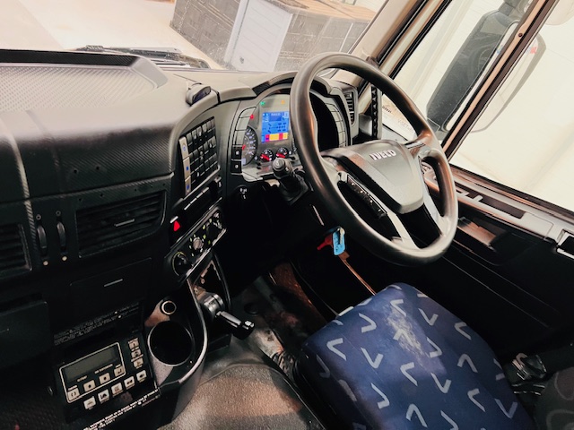 Iveco Stralis 310 AT 6×2 Box Van